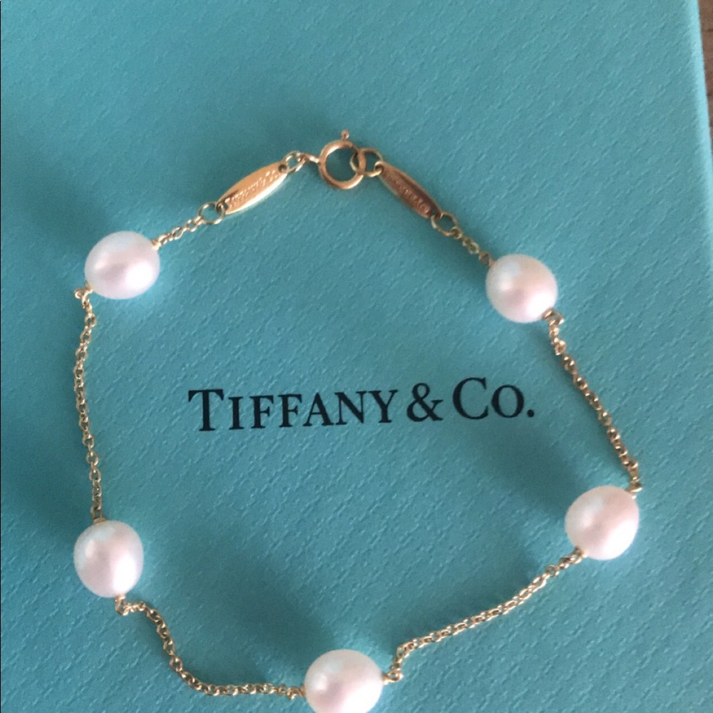 Tiffany & Co freshwater pearl 18k bracelet